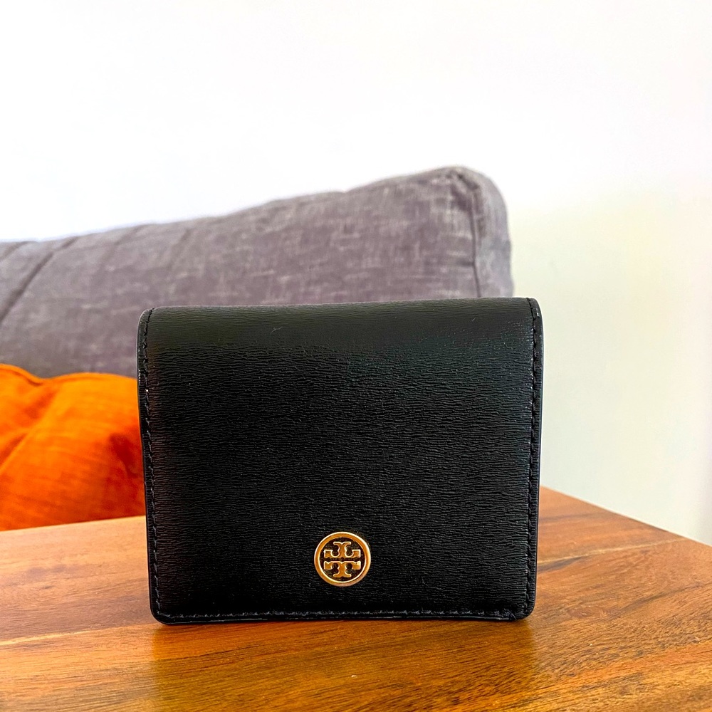 Tory Burch ‘Emerson’ small, black wallet. Barely used.